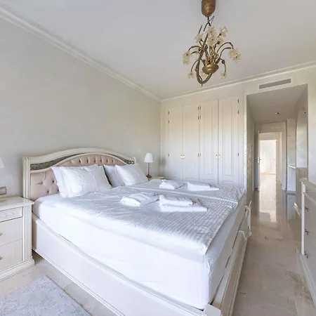 Luxury Marbella إِستيبونا