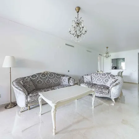 Апартаменти Luxury Marbella *