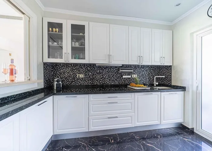 Luxury Marbella * エステポナ